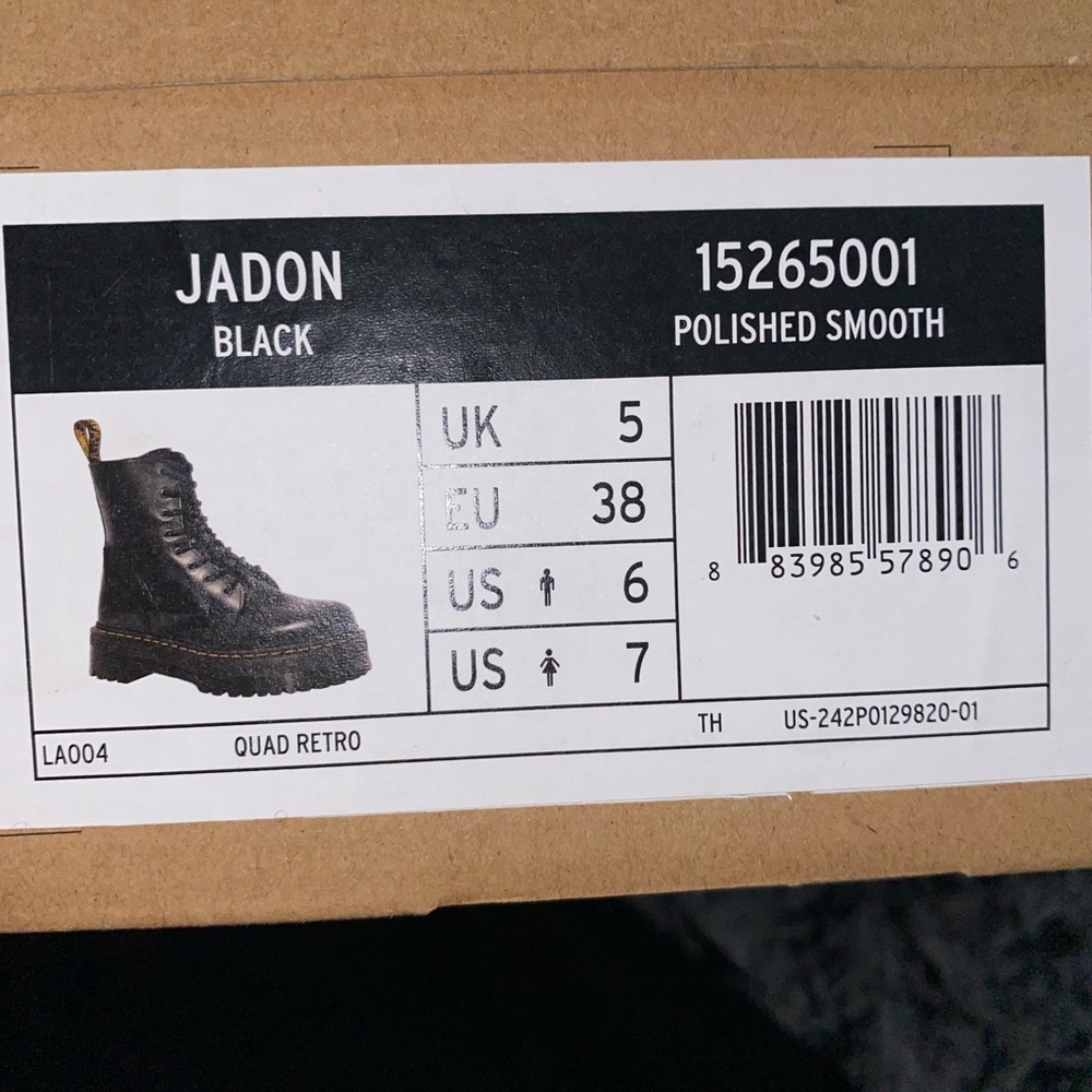 DR MARTENS PLATFORM WOMEN 7 NEVER WORN - Picture 3 of 5